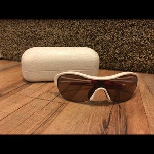 Oakley Women’s Special Edition Breast Cancer